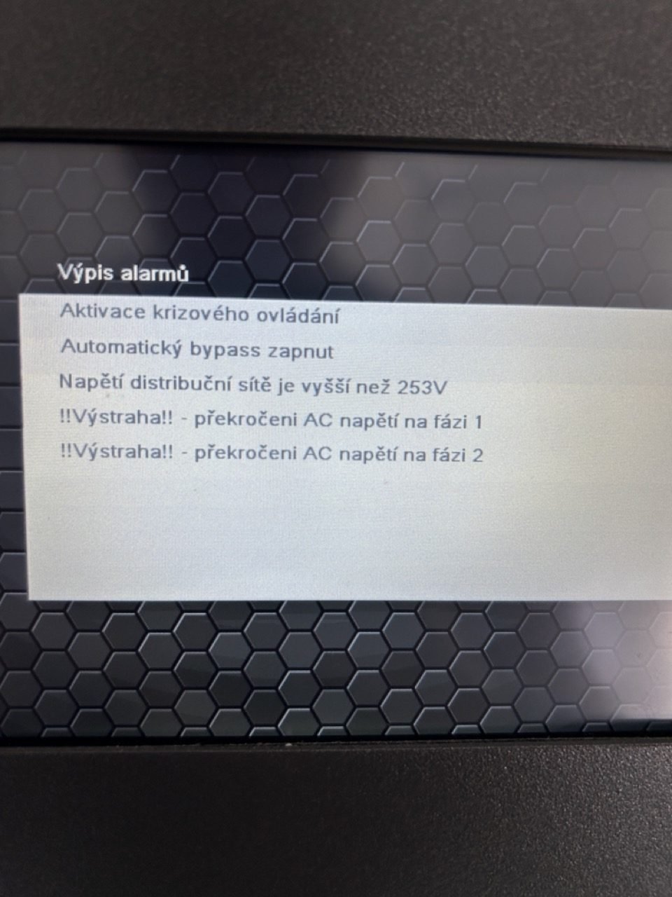 Alarmy Battery Boxu při kolísání napětí